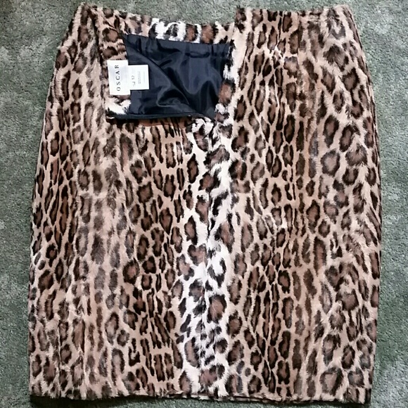 Oscar de la Renta Faux Fur Leopard Pencil Skirt - Picture 4 of 6